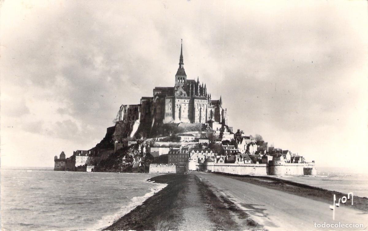 Postales: Postal de Mont Saint-Michel con marea alta en Normand&iacute;a