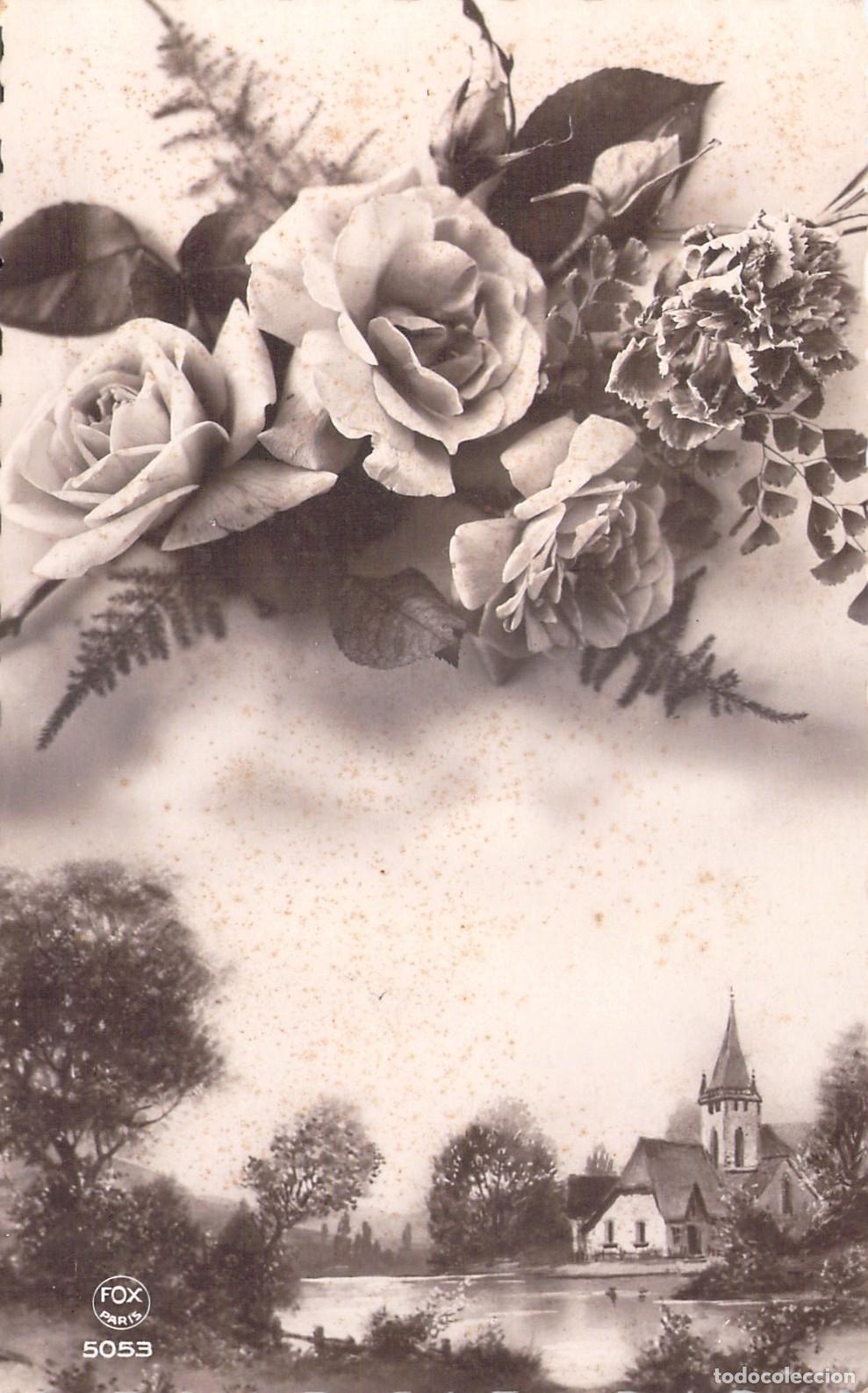 Postkarten: Postal con ramo de rosas y paisaje de iglesia junto al r&iacute;o