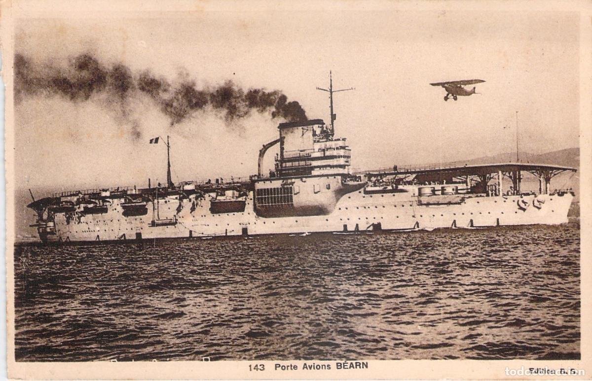 Postales: Postal del Portaaviones Franc&eacute;s B&eacute;arn en el Mar