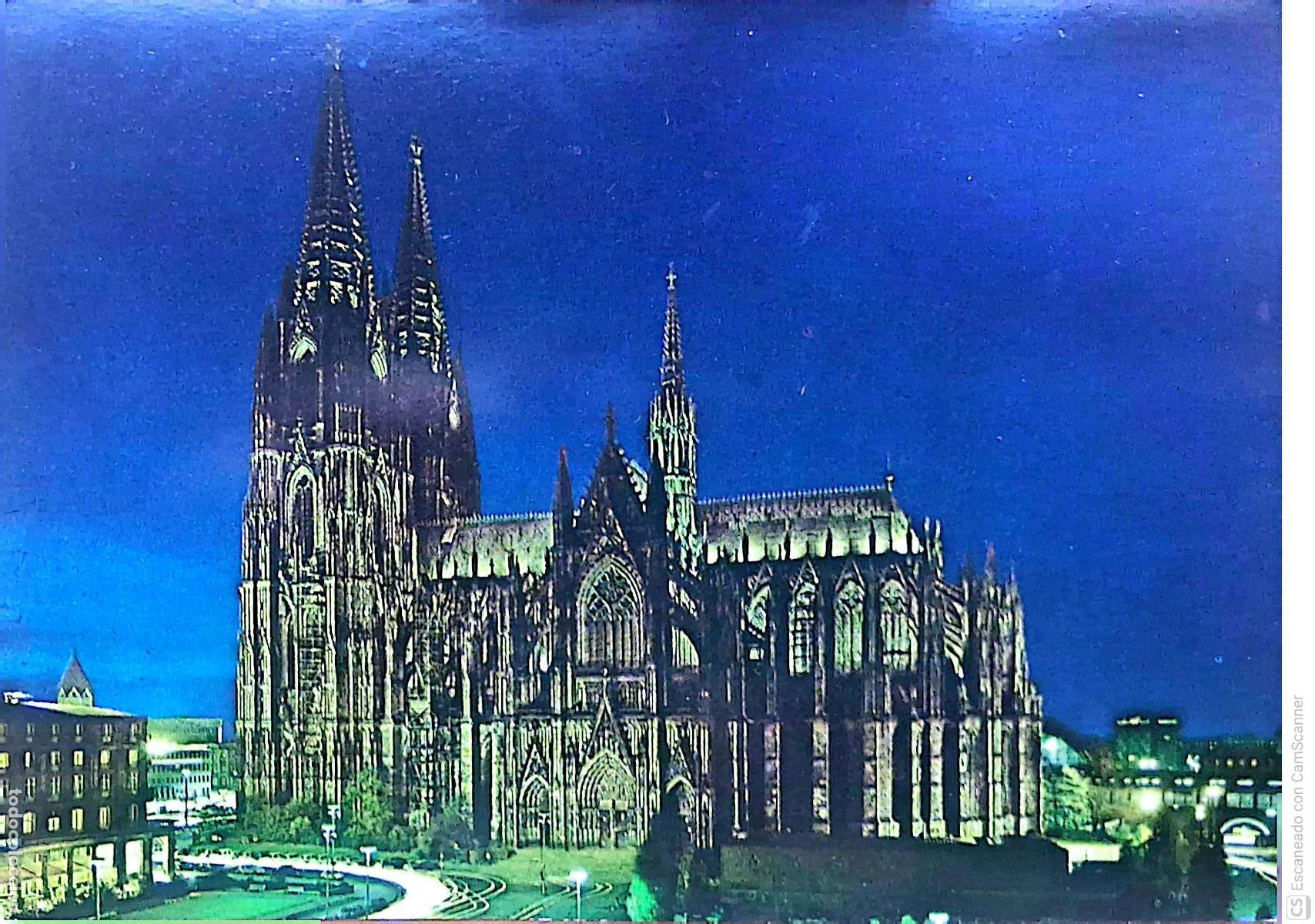 Postales: Colonia. 1735 Fachada sur de la catedral en iluminaci&oacute;n festiva.