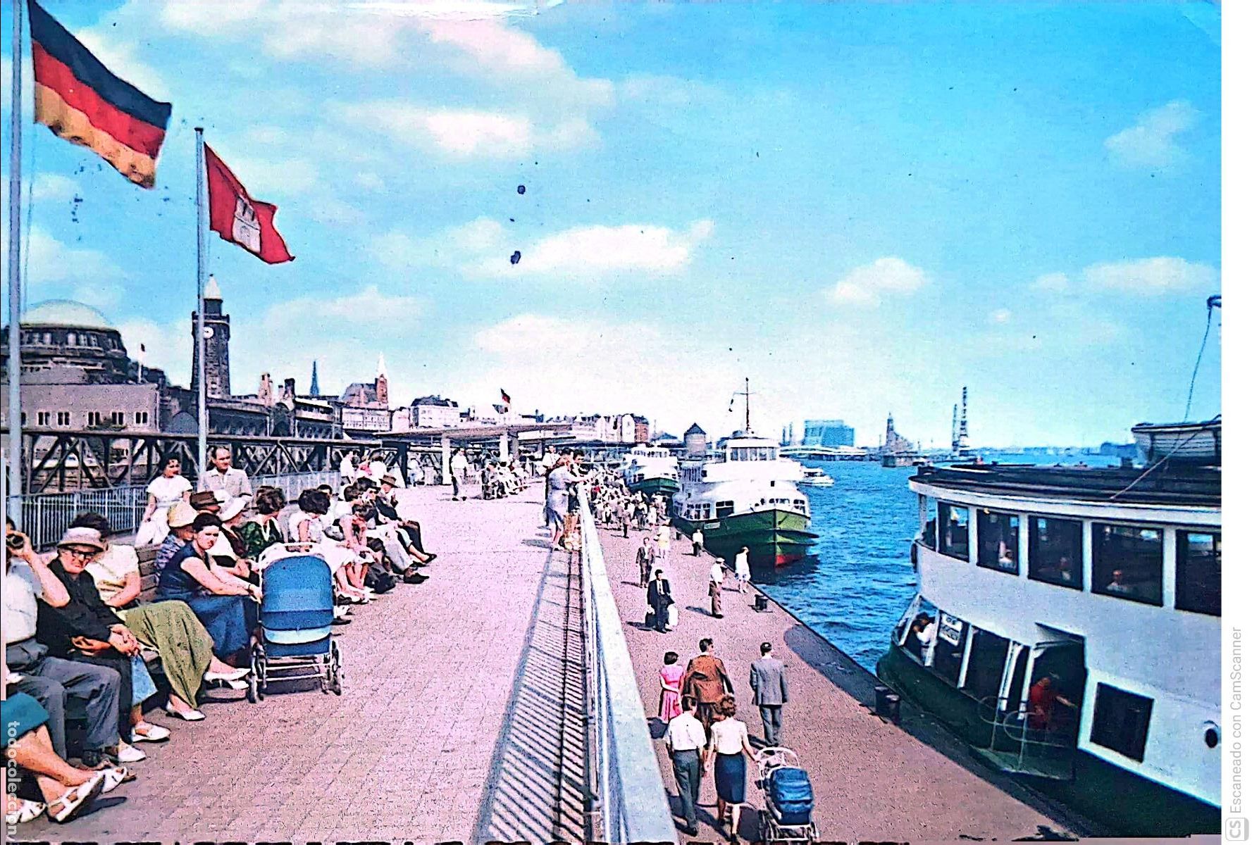 Postales: Hamburgo. Paseo con gente y barcos en el canal. Usada con sello. Color