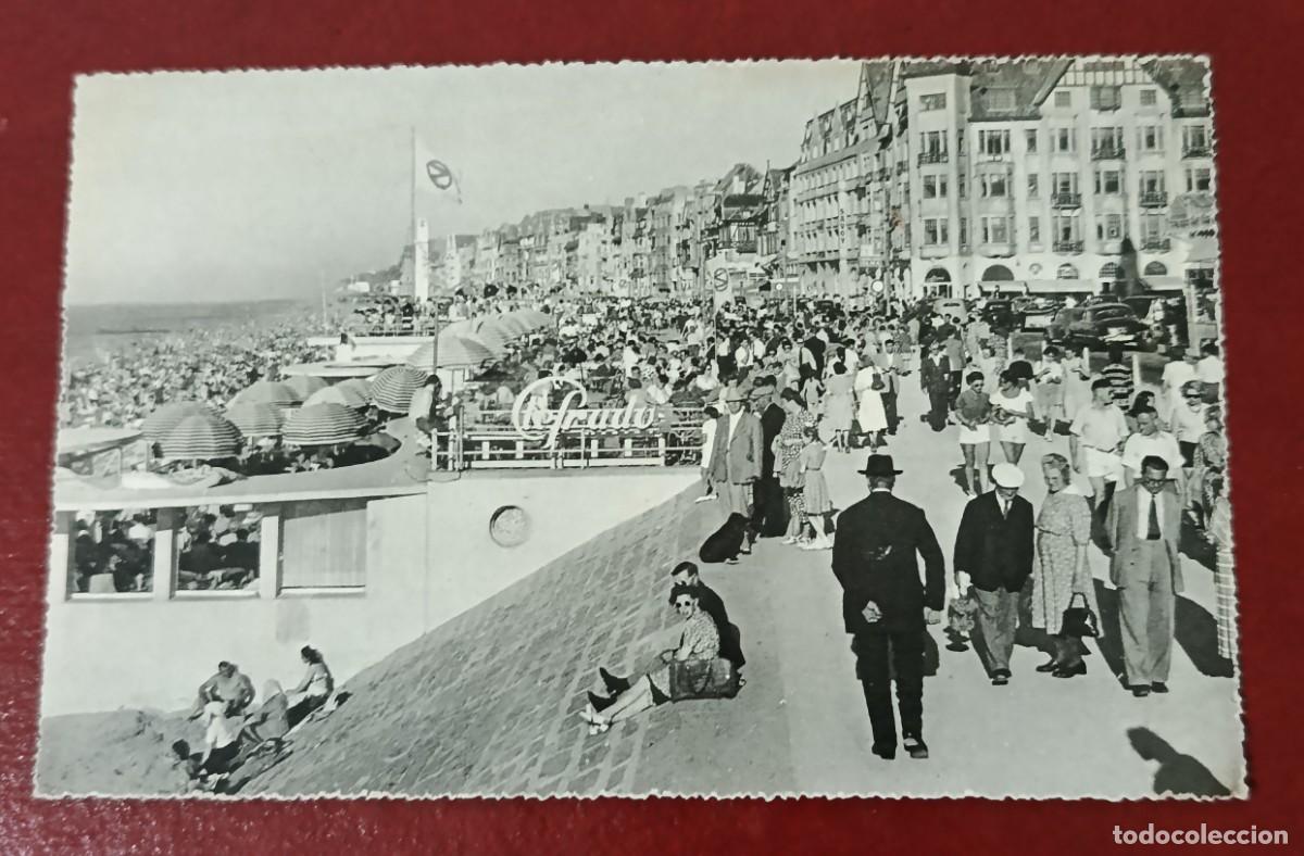Postkarten: POSTAL BLANCO Y NEGRO PASEO MAR&Iacute;TIMO LOCALIDAD COSTERA DE KNOKKE - B&Eacute;LGICA 1958