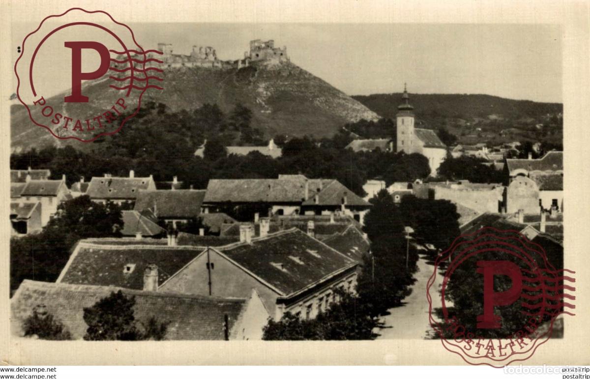Postales: RPPC S&uuml;meg, Latkep, Teilansicht mit Kirche und Ruinen