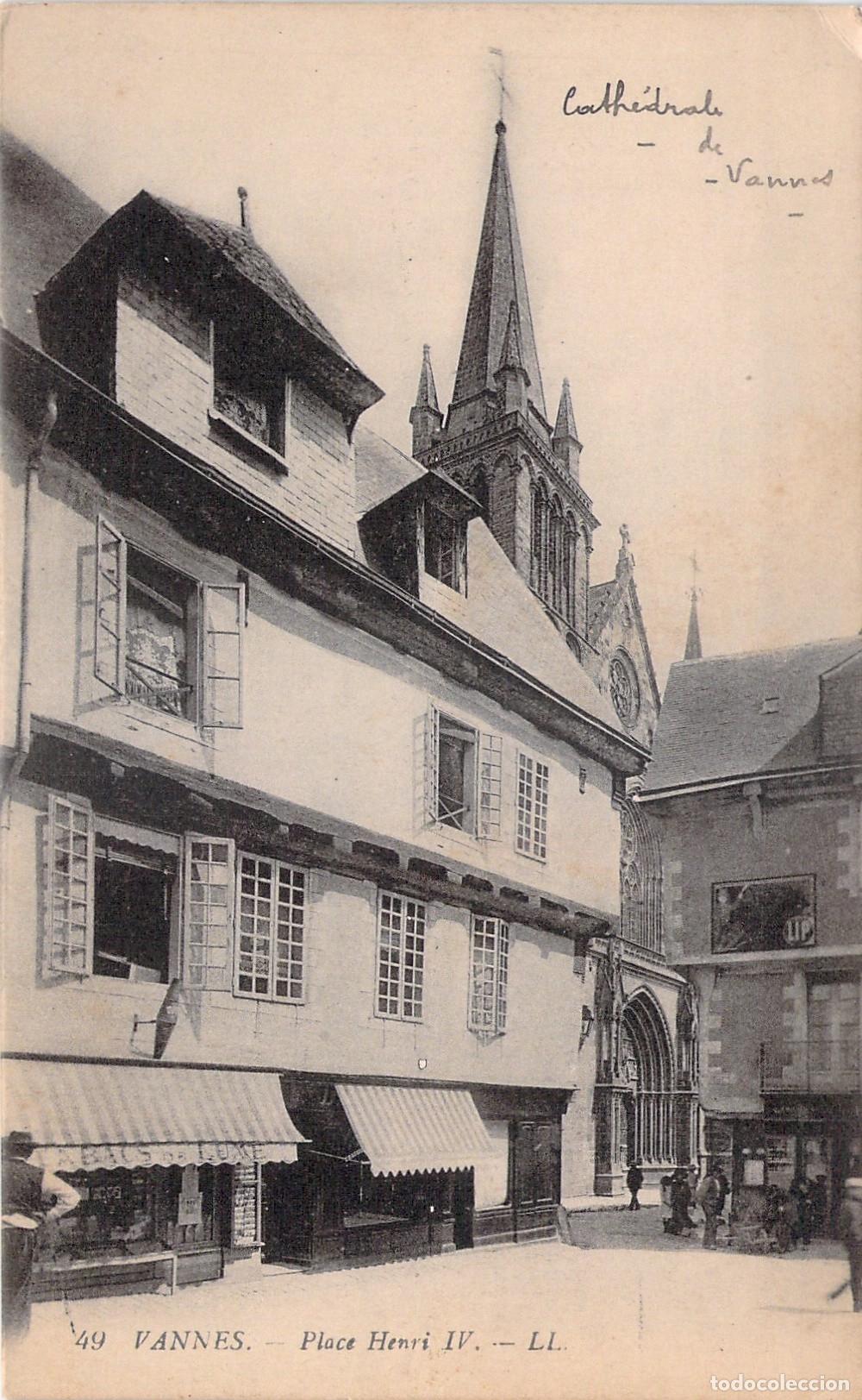 Postales: Postal de la Plaza Henri IV y la Catedral en Vannes, Francia