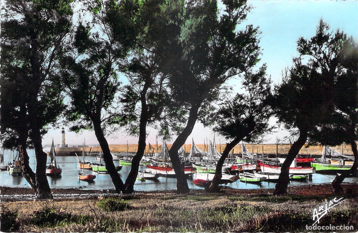 Postales: Postal de barcos pesqueros en el puerto de La Cotini&egrave;re, &Icirc;le d'Ol&eacute;ron