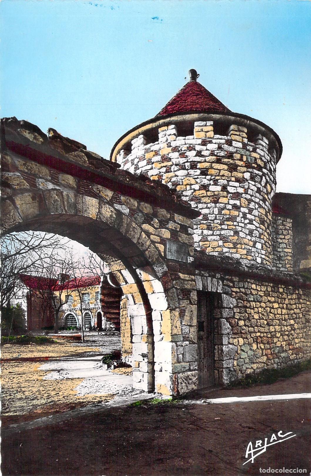 Postales: Postal de la entrada del Priorato en La Perroche, &Icirc;le d'Ol&eacute;ron