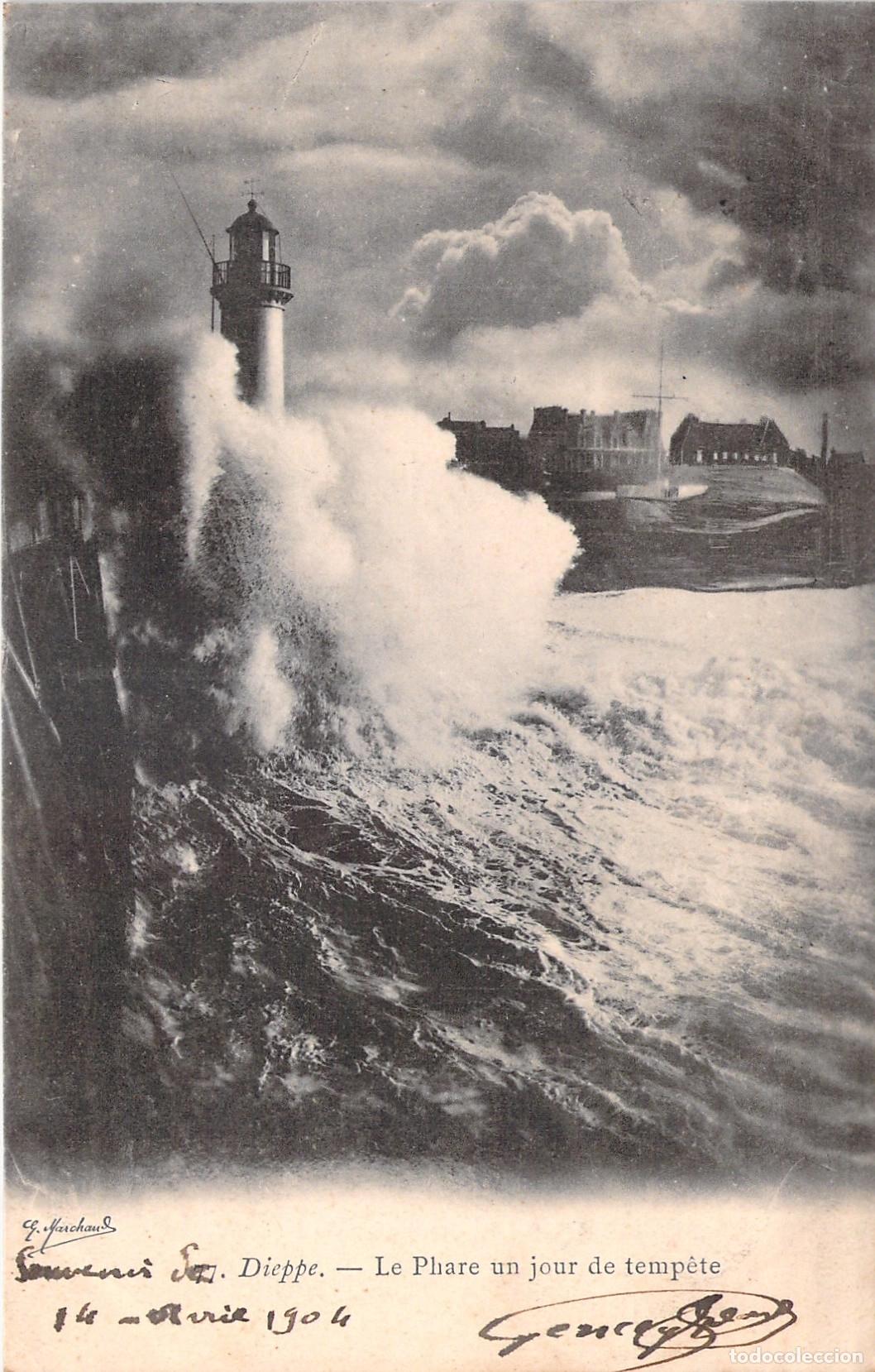 Postales: Postal de Faro de Dieppe en d&iacute;a de tormenta