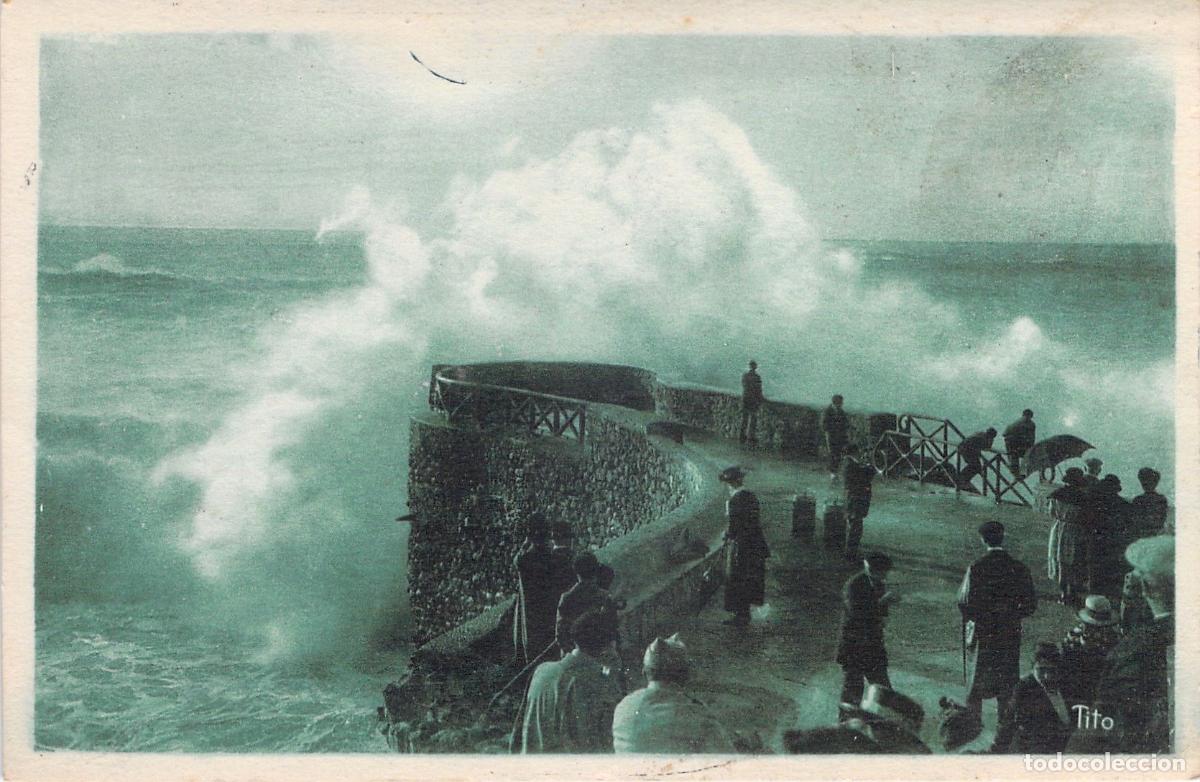 Postcards: Postal de Biarritz con tormenta en el Rocher de la Vierge