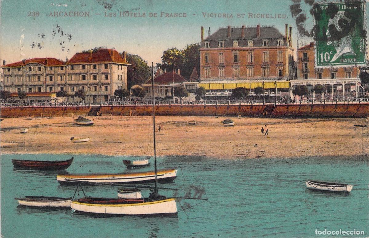 Cartes Postales: Postal de los Hoteles Victoria y Richelieu en la costa de Arcachon