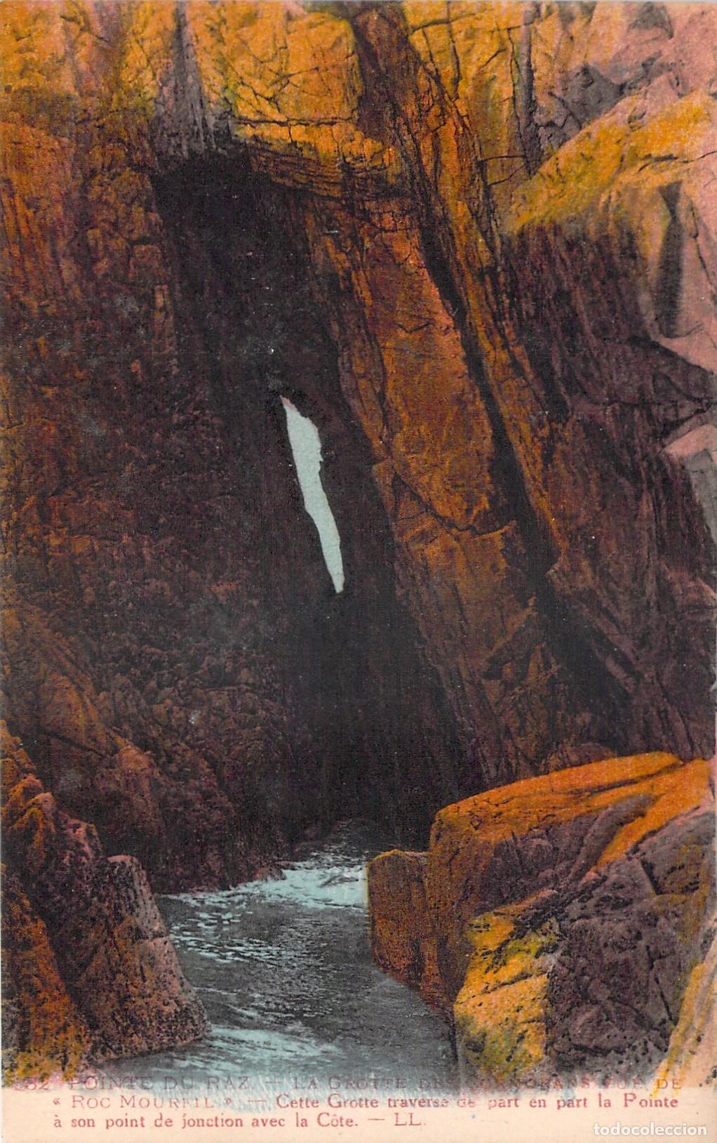 Postales: Postal de la cueva en Pointe du Raz en Breta&ntilde;a, Francia