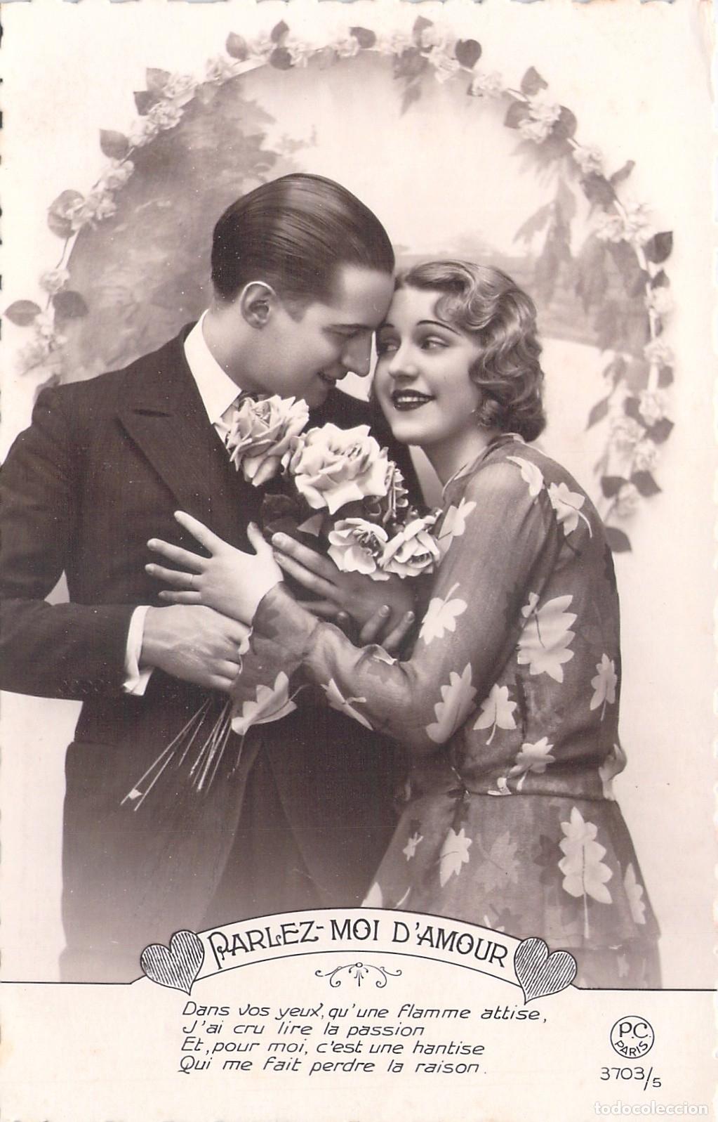 Postkarten: Postal rom&aacute;ntica de pareja con flores