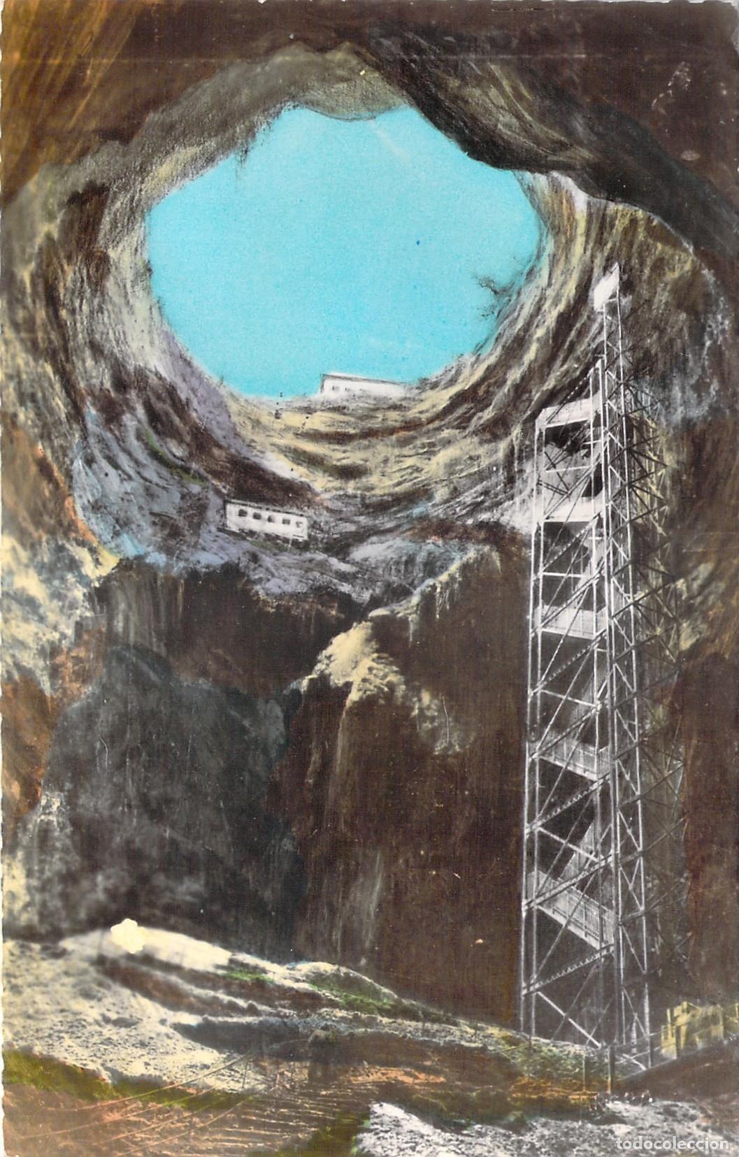 Postales: Postal de Gouffre de Padirac, cueva natural en Francia