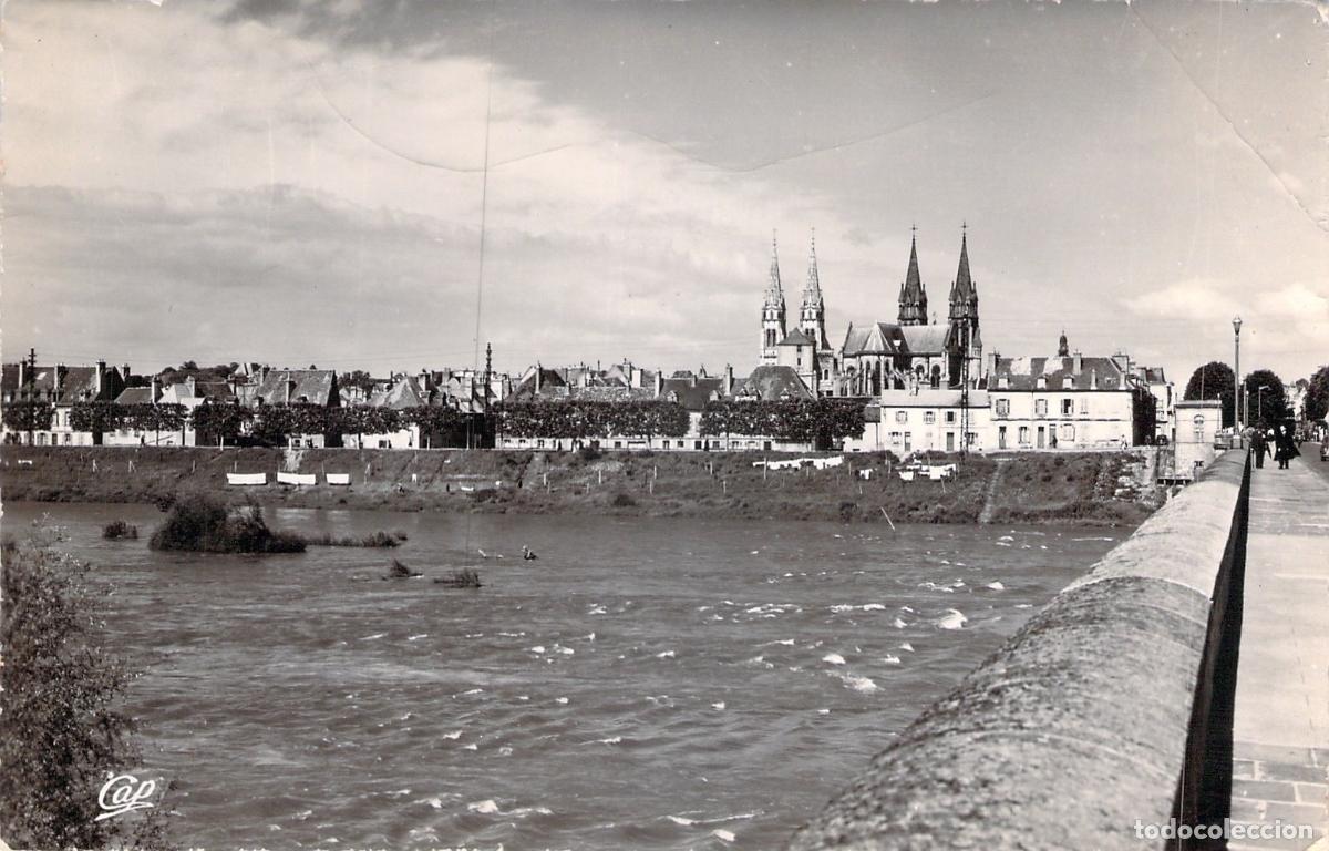 Postales: Postal de vista general de la ciudad de Moulins en Francia