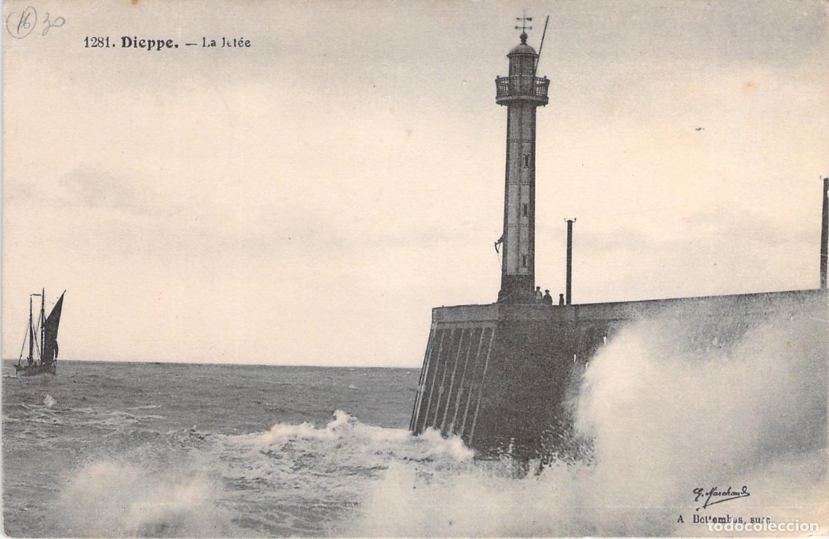 Postales: Postal de Dieppe Francia Faro y Embarcadero con Oleaje