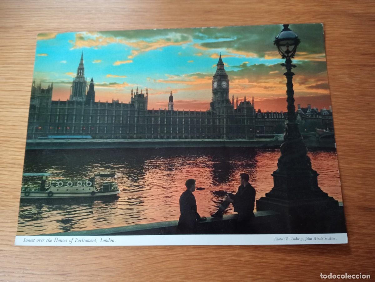 Postkarten: POSTAL CON IMAGEN NOCTURNA DEL PARLAMENTO DE LONDRES Y EL R&Iacute;O T&Aacute;MESIS. 23 X 16,5 CM. SIN USAR.