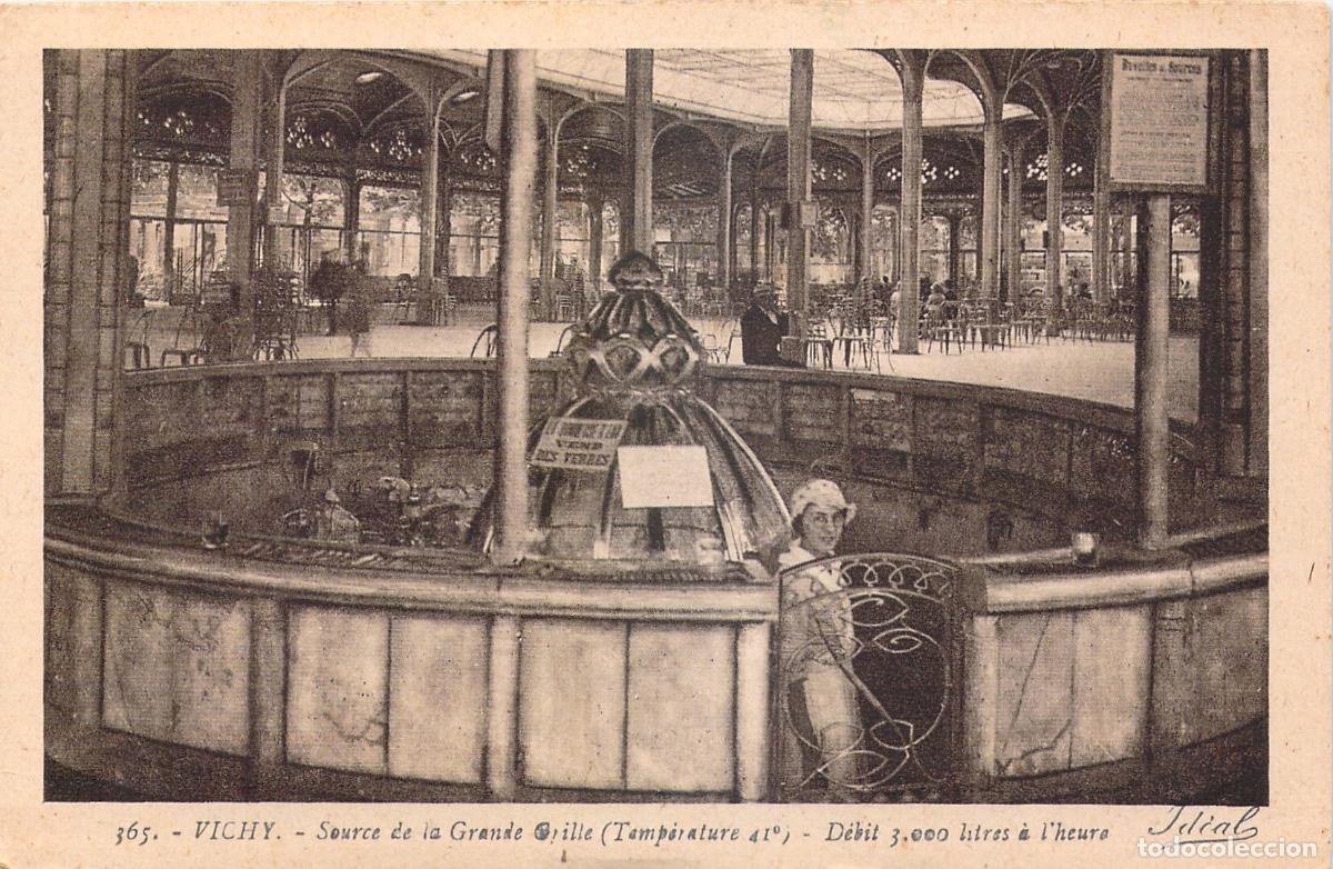 Postcards: Postal de la Fuente de la Grande Grille en Vichy Francia