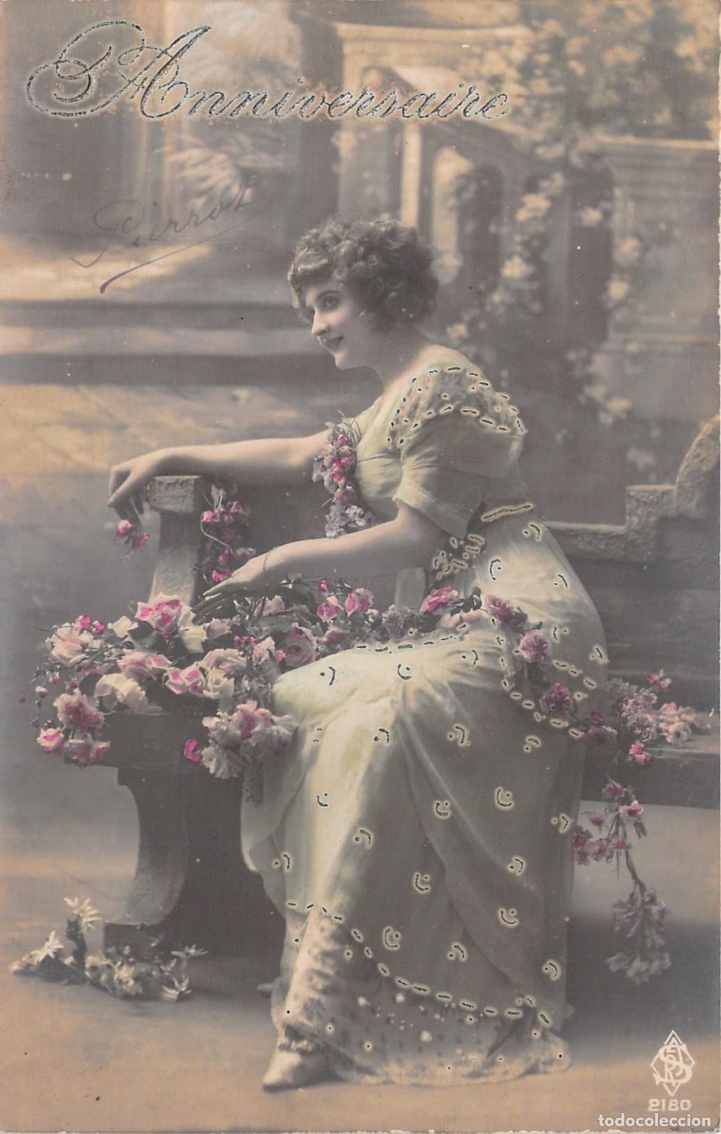 Postais: Postal de Aniversario con Mujer y Flores