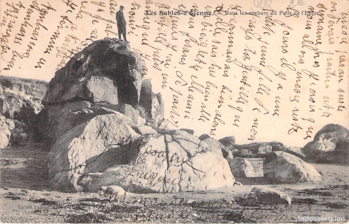 Postkarten: Postal de los acantilados y rocas en Les Sables-d'Olonne, Francia