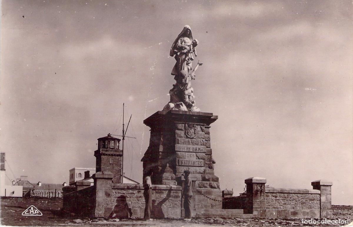 Postales: Postal de La Pointe du Raz y estatua de Nuestra Se&ntilde;ora de los Naufragos