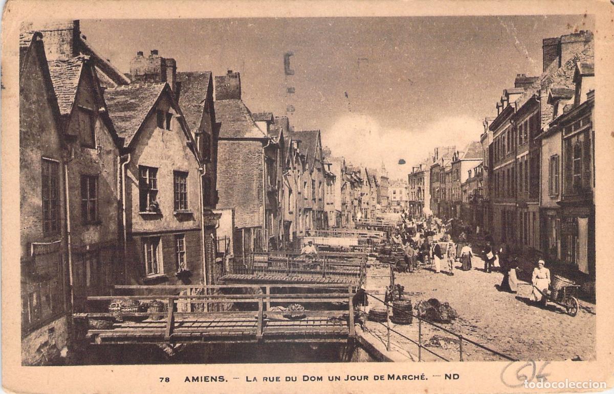 Postcards: Postal de Amiens con calle y d&iacute;a de mercado en Francia