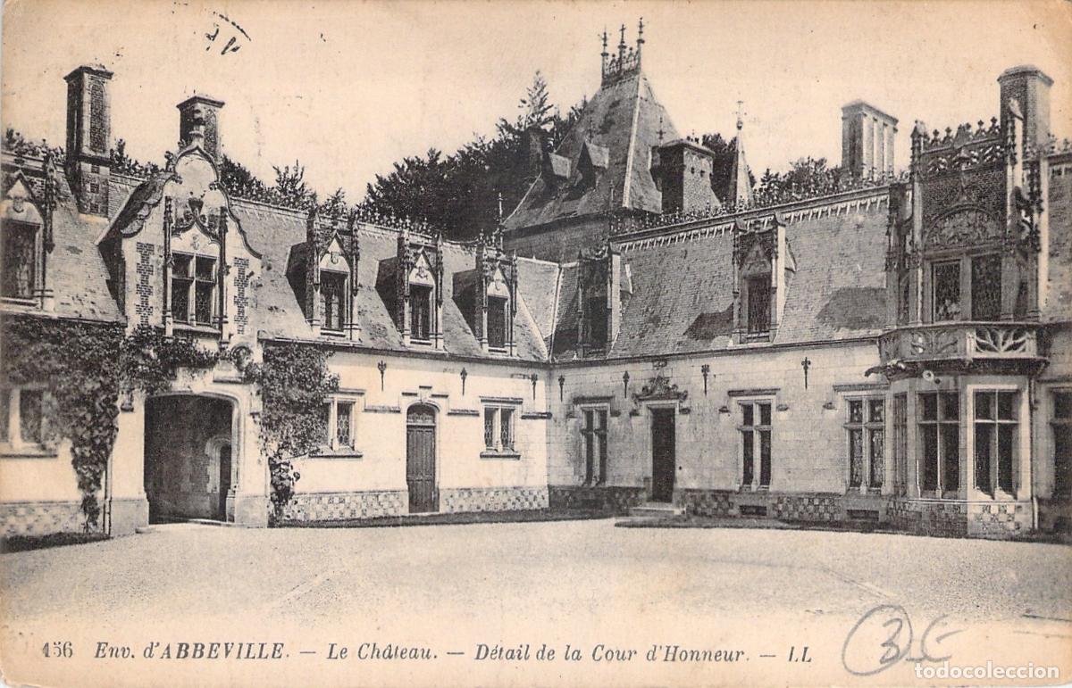 Cartes Postales: Postal del Castillo cerca de Abbeville, Francia, detalle de la corte