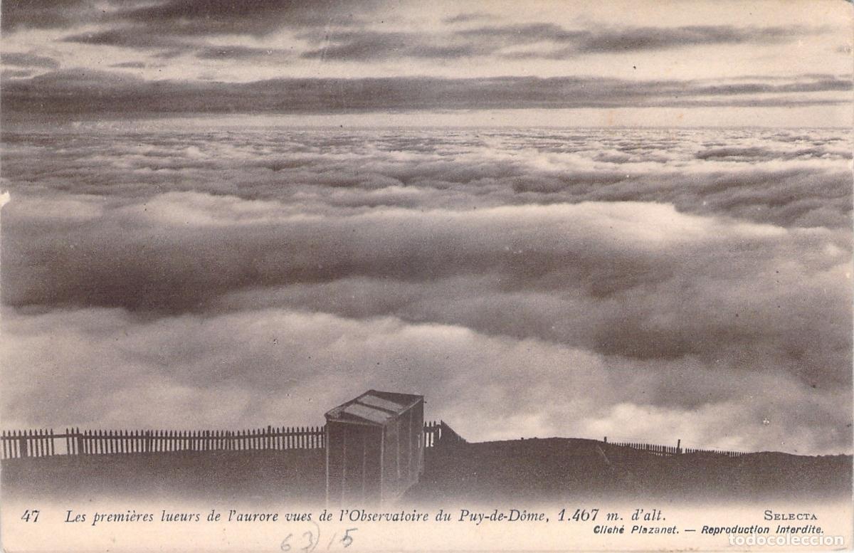 Postais: Postal de Observatorio en Puy-de-D&ocirc;me sobre las nubes