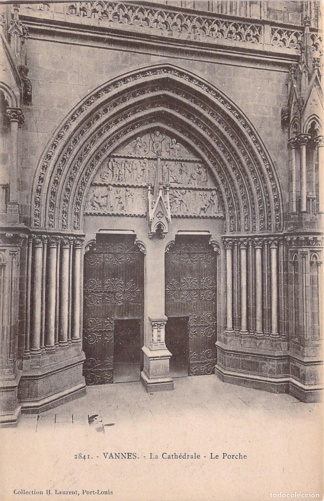 Postais: Postal de la entrada de la Catedral de Vannes en Breta&ntilde;a