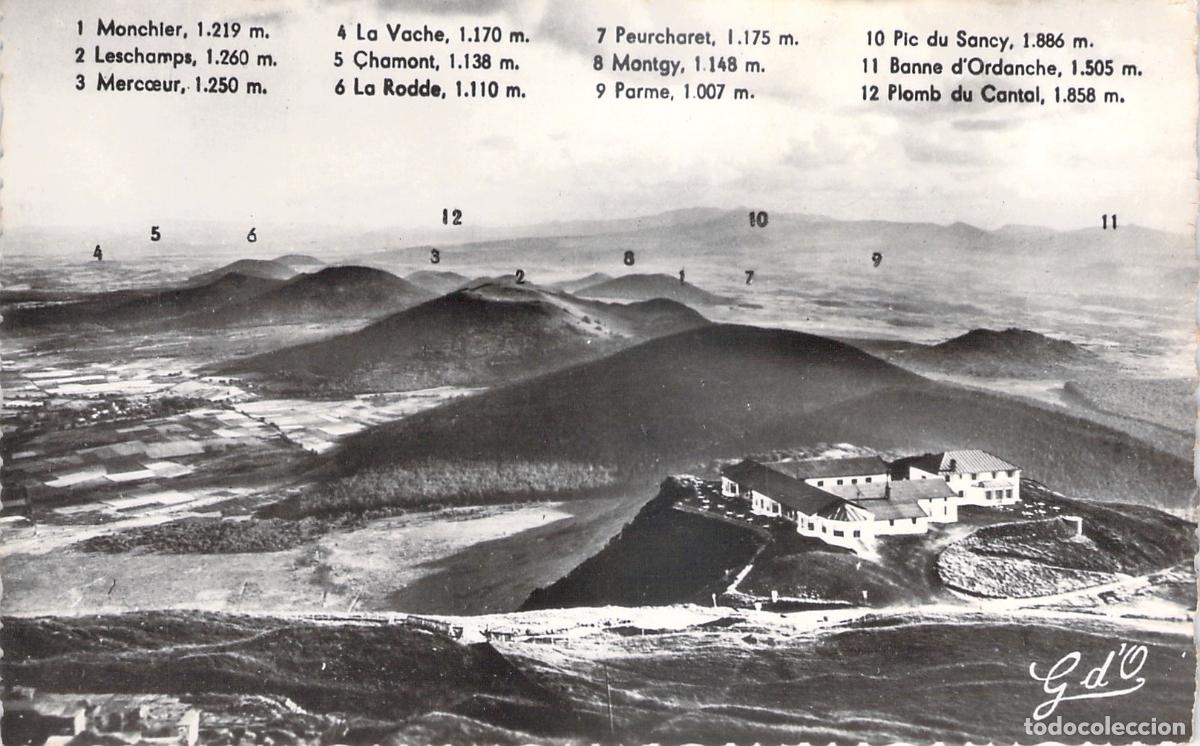 Postales: Postal de la vista panor&aacute;mica del Puy-de-D&ocirc;me en Auvergne