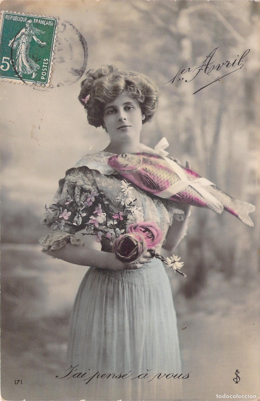 Postales: Postal antigua de April Fools con mujer y pez