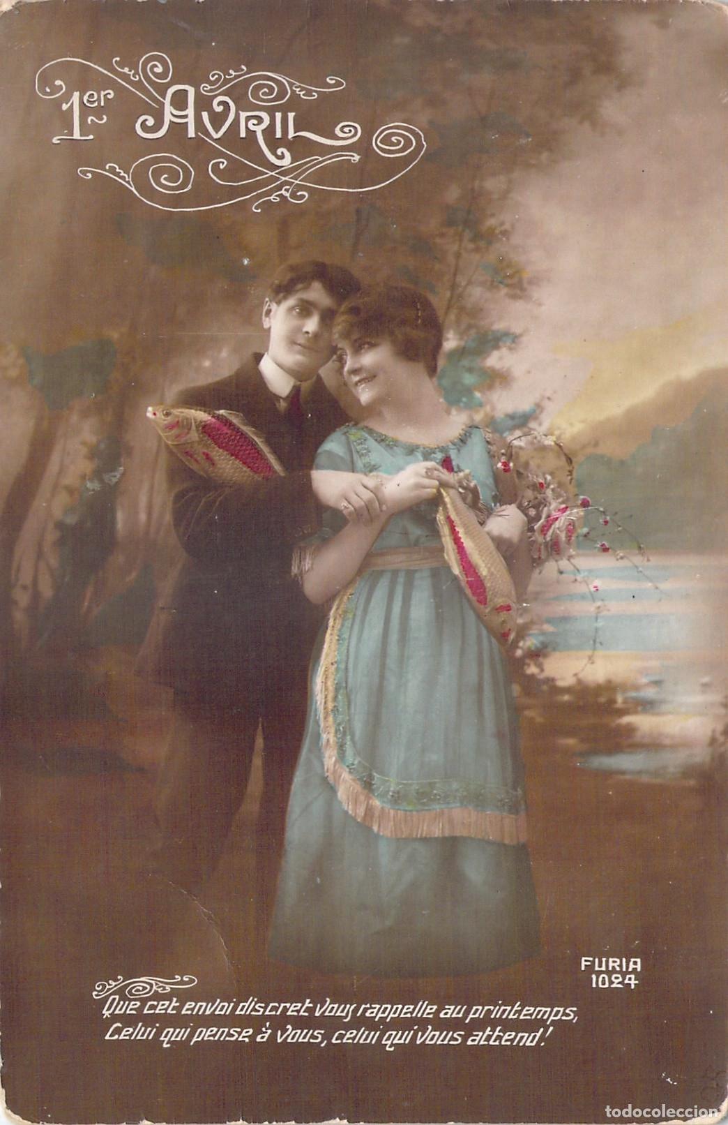 Postales: Postal antigua de una pareja celebrando el 1 de abril
