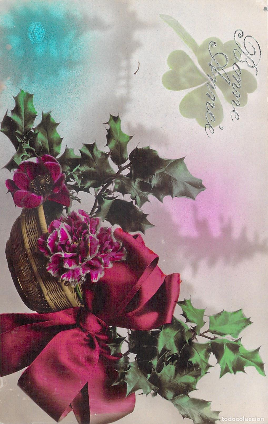 Cartes Postales: Postal de felicitaci&oacute;n de A&ntilde;o Nuevo con flores y acebo