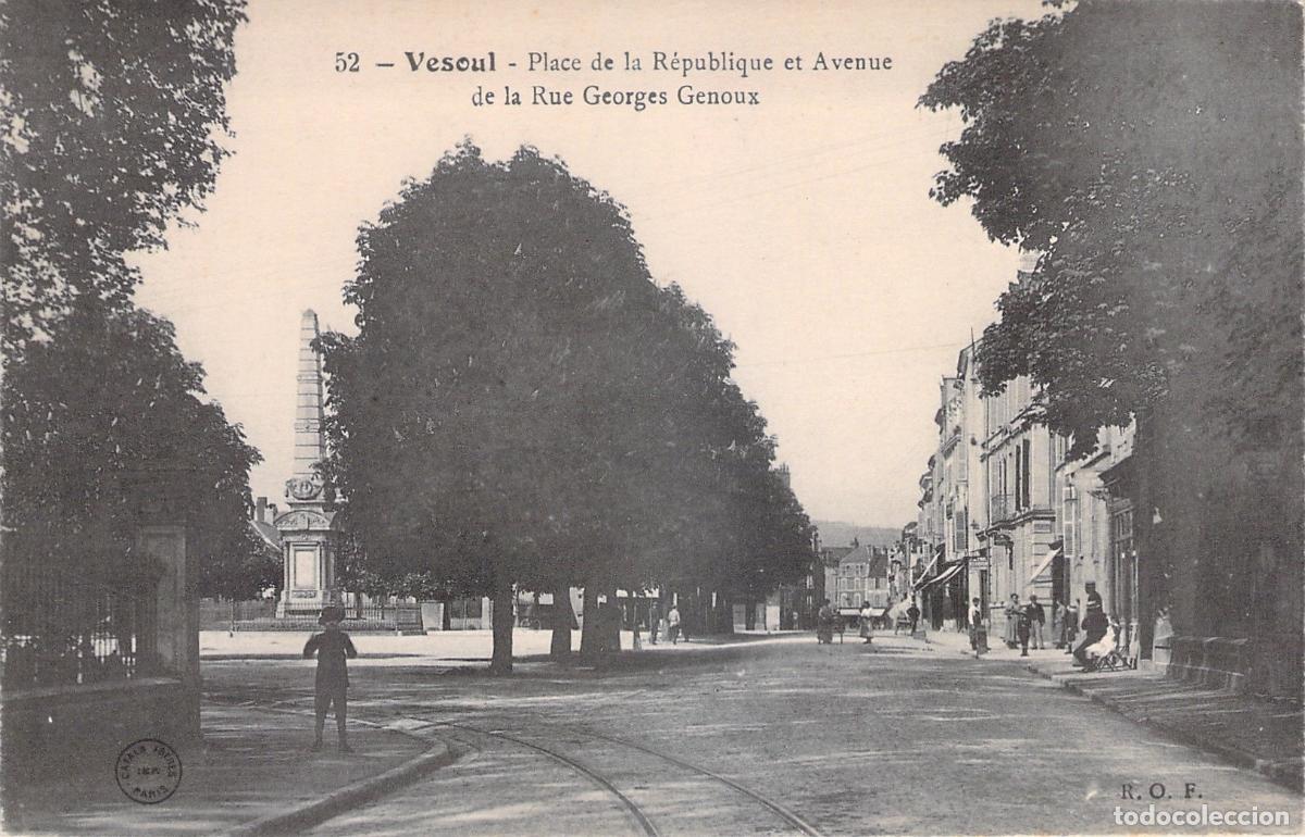 Postkarten: Postal de Vesoul Place de la R&eacute;publique y Avenue de la Rue Georges Genoux
