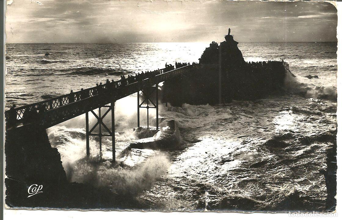 Postkarten: POSTAL BIARRITZ (FRANCIA) - LE ROCHER DE VIERGE PAR GROS TEMPS - CIRCULADA 1959