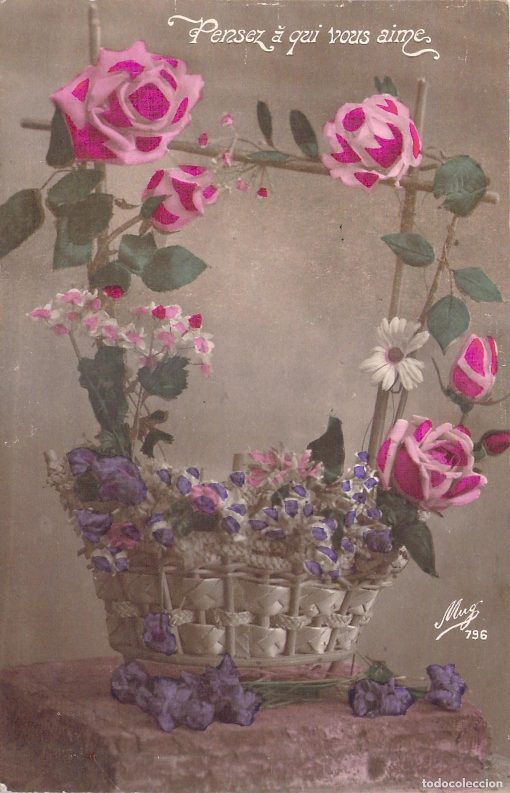Postales: Postal con ilustraci&oacute;n de cesta de rosas y mensaje rom&aacute;ntico