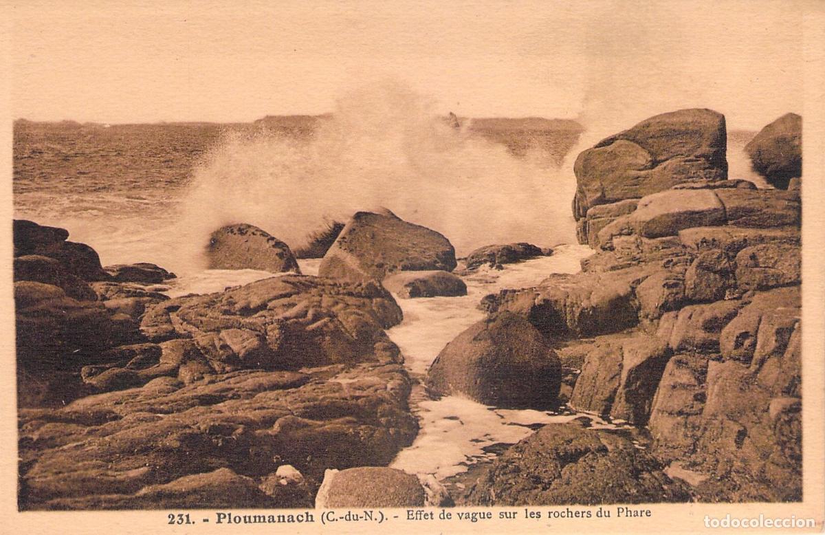 Postales: Postal de Ploumanac'h, Breta&ntilde;a: Olas rompiendo en las rocas del faro