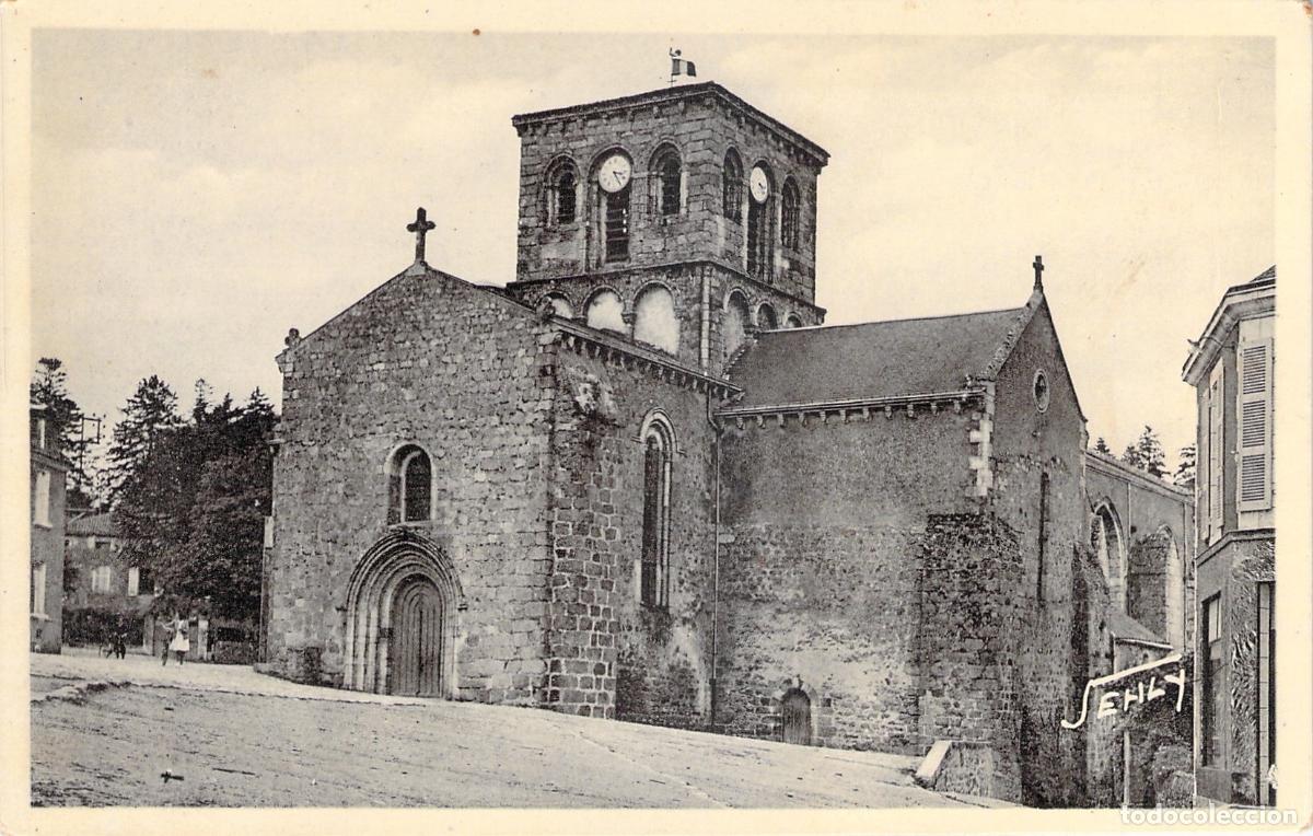 Postales: Postal de la Iglesia de Pouzauges en Vend&eacute;e, Francia