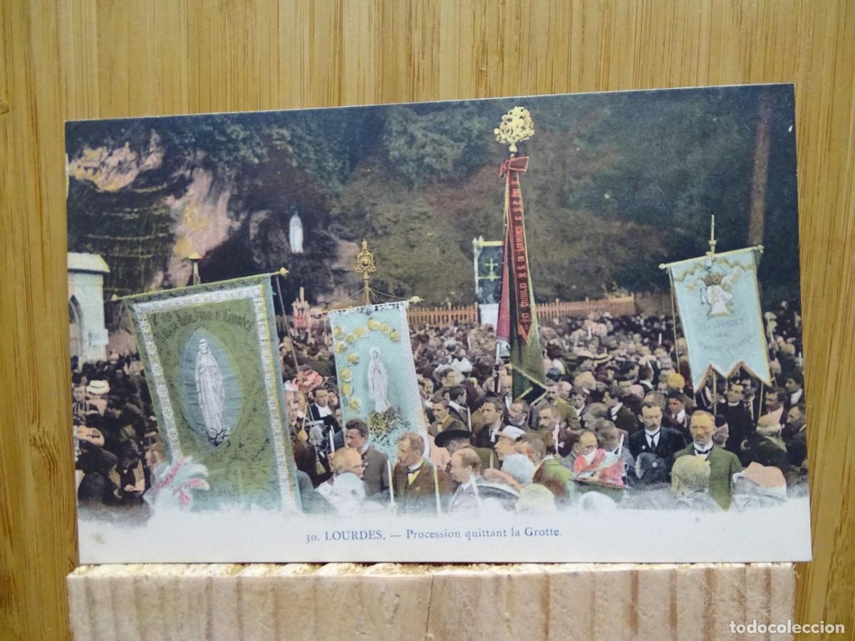 Postais: TARJETA POSTAL. 30. LOURDES.- PROCESSI&Oacute;N QUITTANT LA GROTTE.