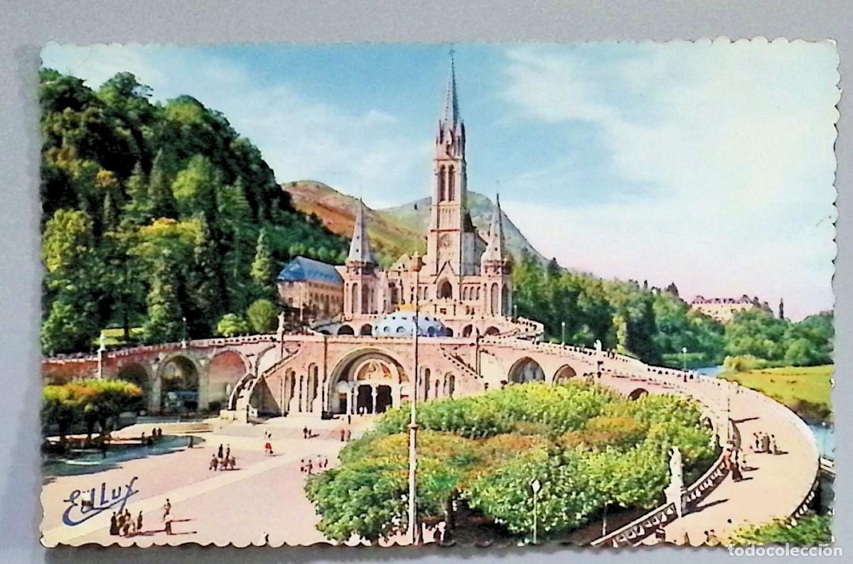 Postkarten: LOURDES (FRANCIA). LA BASILIQUE ET L&rsquo;ESPLANADE.Tarjeta postal antigua en color