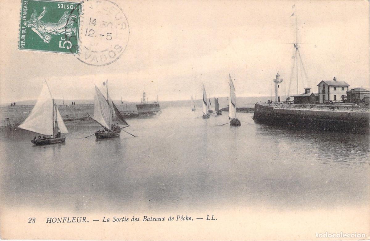 Postales: Postal de barcos de pesca saliendo del puerto de Honfleur