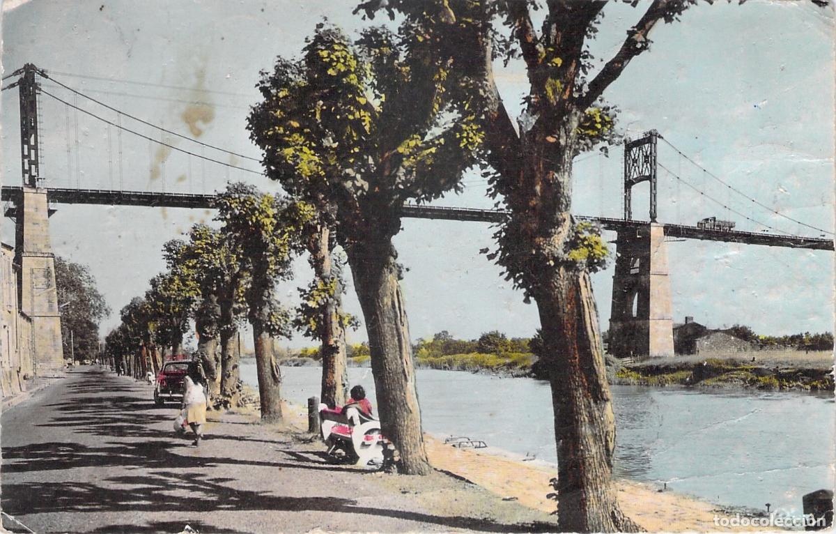 Postales: Postal de Tonnay-Charente con el Puente Colgante en Francia