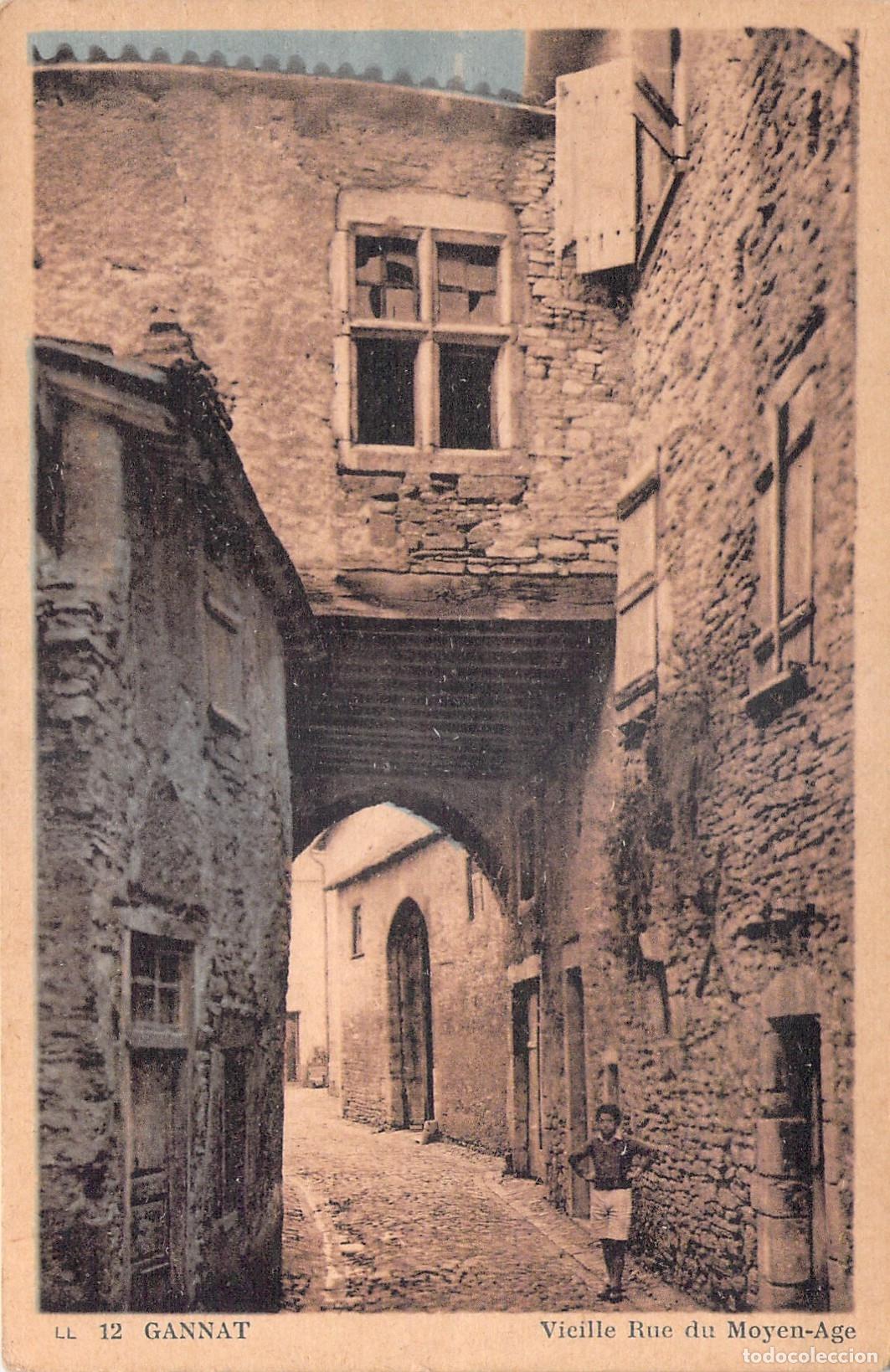 Cartes Postales: Postal de calle antigua medieval en Gannat, Francia
