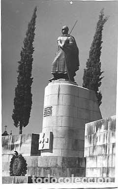 Postales: Portugal ++ & Postal, Guimaraes Monumento a D. Afonso Henriques, Escultura de Soares dos Reis (8123)