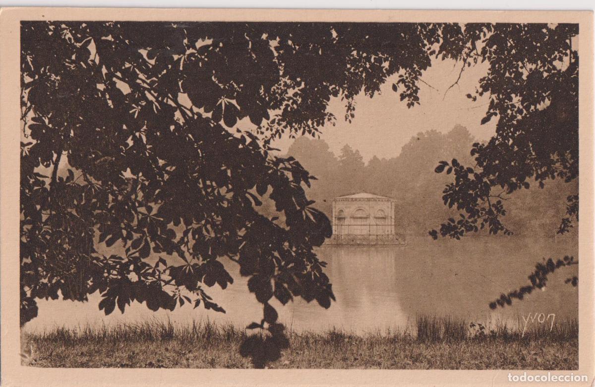 Postales: LA DOUCE FRANCE - PALAIS DE FONTAINEBLEAU - PAVILLON DE L'EMPEREUR - ED.YVON N&ordm;4 - S/C