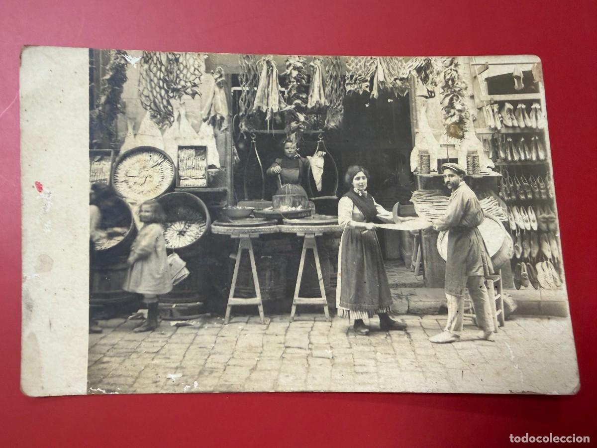 Cartoline: POSTAL FOTOGR&Aacute;FICA - TIENDA DE BACALAO Y SALAZONES - VENDEDORES - OFICIOS ANTIGUOS