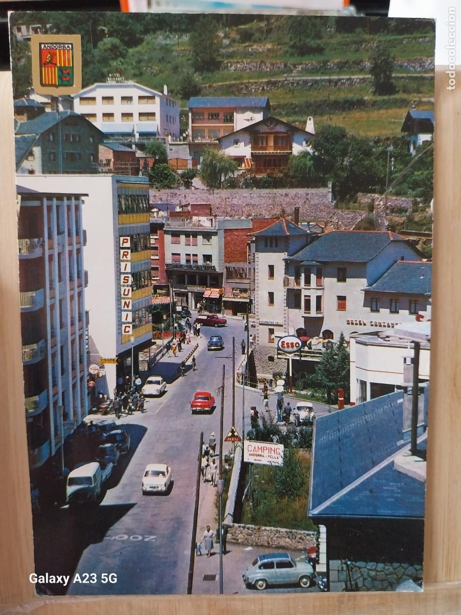 Postales: VALL&acute;S D&acute;ANDORRA LA VELLA ED FISA 1480 CIRCULADA A&Ntilde;OS 70 COCHES CL&Aacute;SICOS