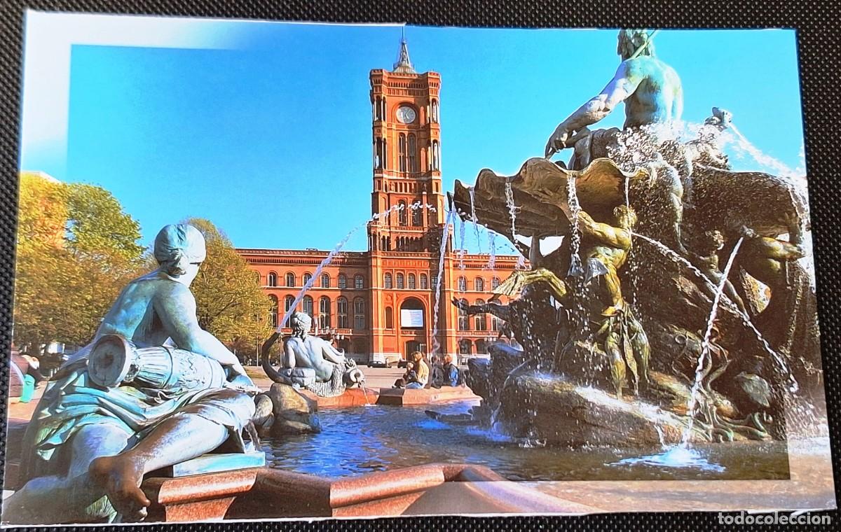Postales: BERLIN (ALEMANIA) POSTAL EN COLOR - FUENTE DE NEPTUNO Y AYUNTAMIENTO ROJO - NUEVA
