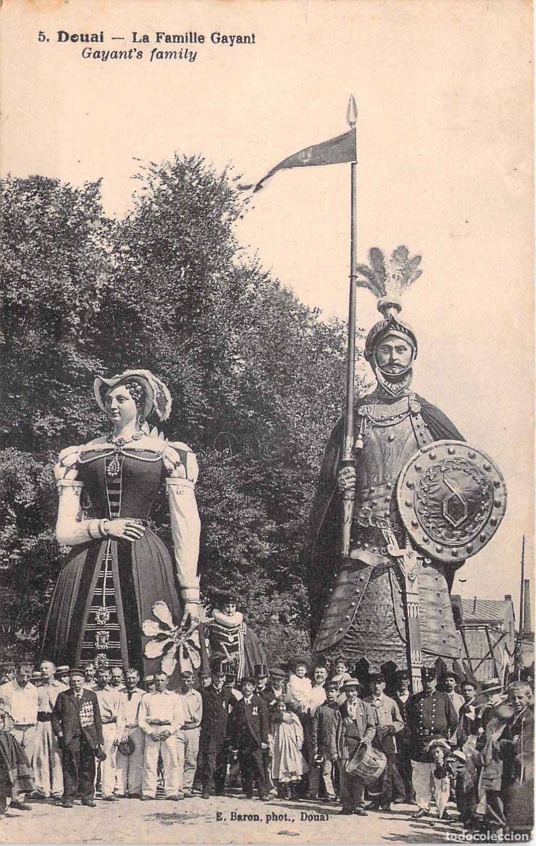 Postales: Postal de Douai Francia Familia Gayant Gigantes