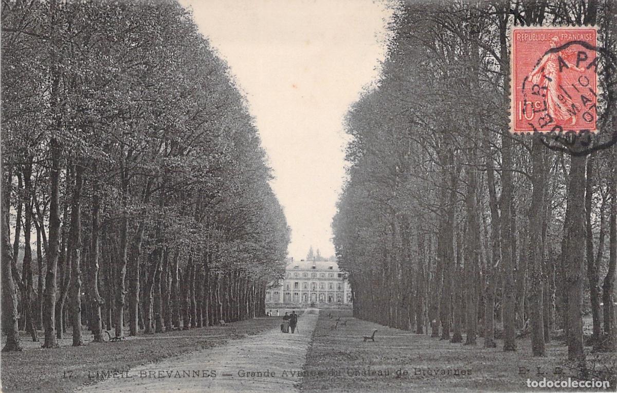 Postales: Postal de la Grande Avenue del Castillo de Br&eacute;vannes en Francia