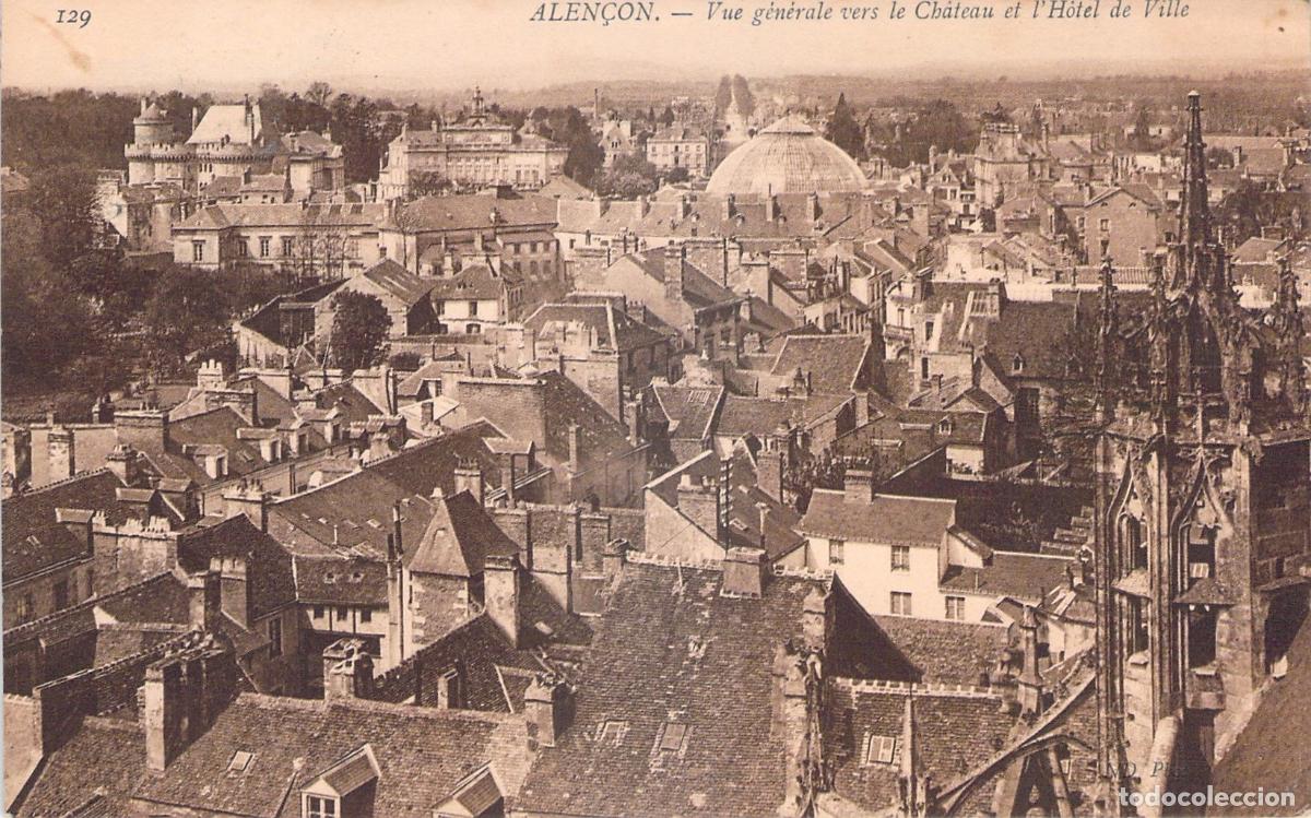 Postales: Postal de la vista general de Alen&ccedil;on hacia el Castillo y Ayuntamiento