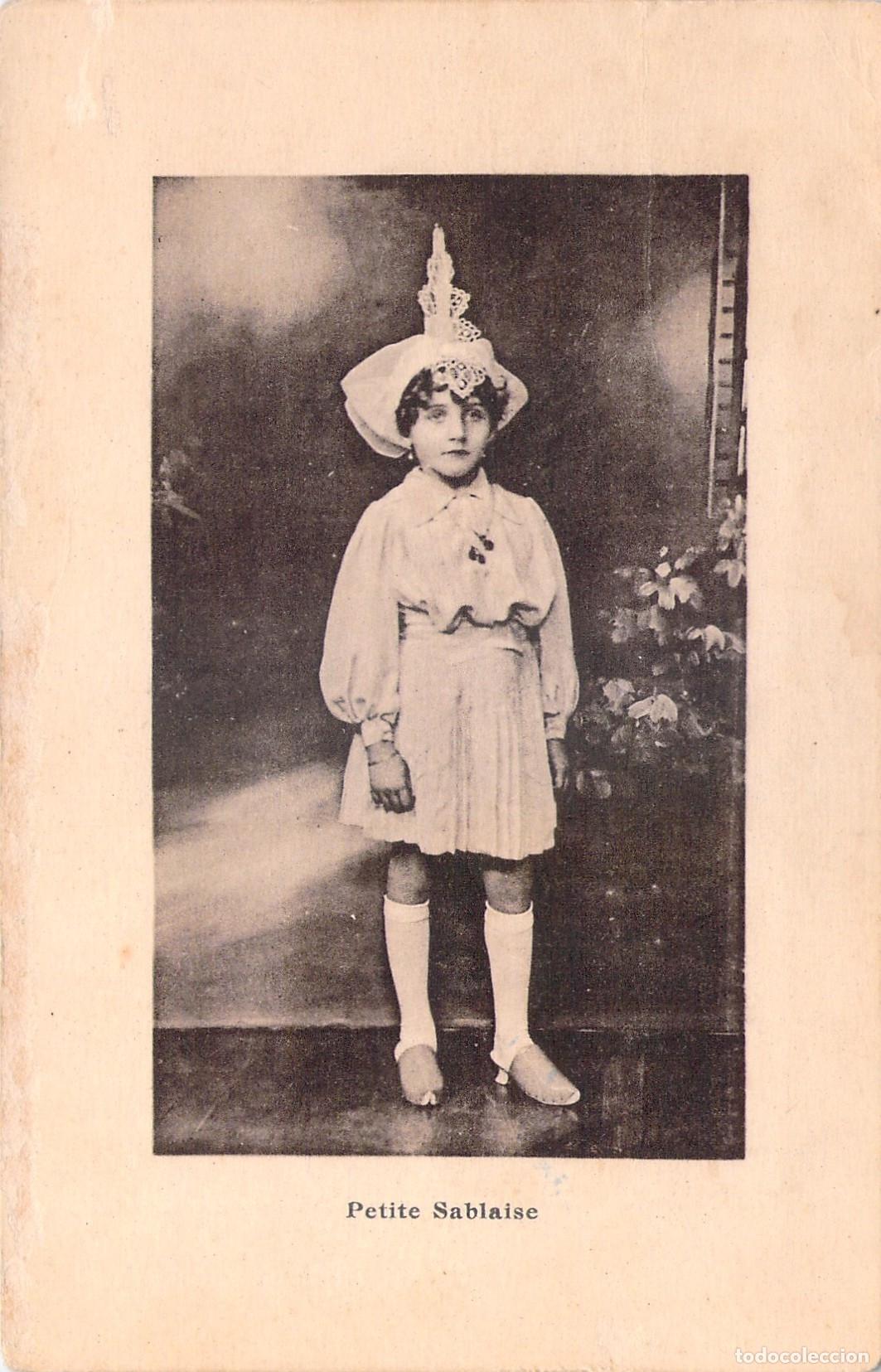Postales: Postal de ni&ntilde;a con traje tradicional de Les Sables-d'Olonne